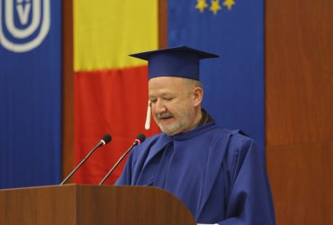 Doctor Honoris Causa - Prof. univ. dr. Petru Lucaci ( UNA - Universitatea Națională de Artă-București, Președintele Uniunii Artiștilor Plastici din România)