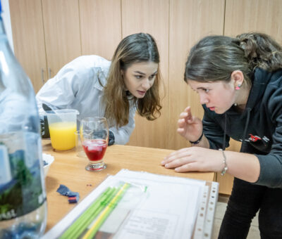 2stinta in scoli 23 10 70