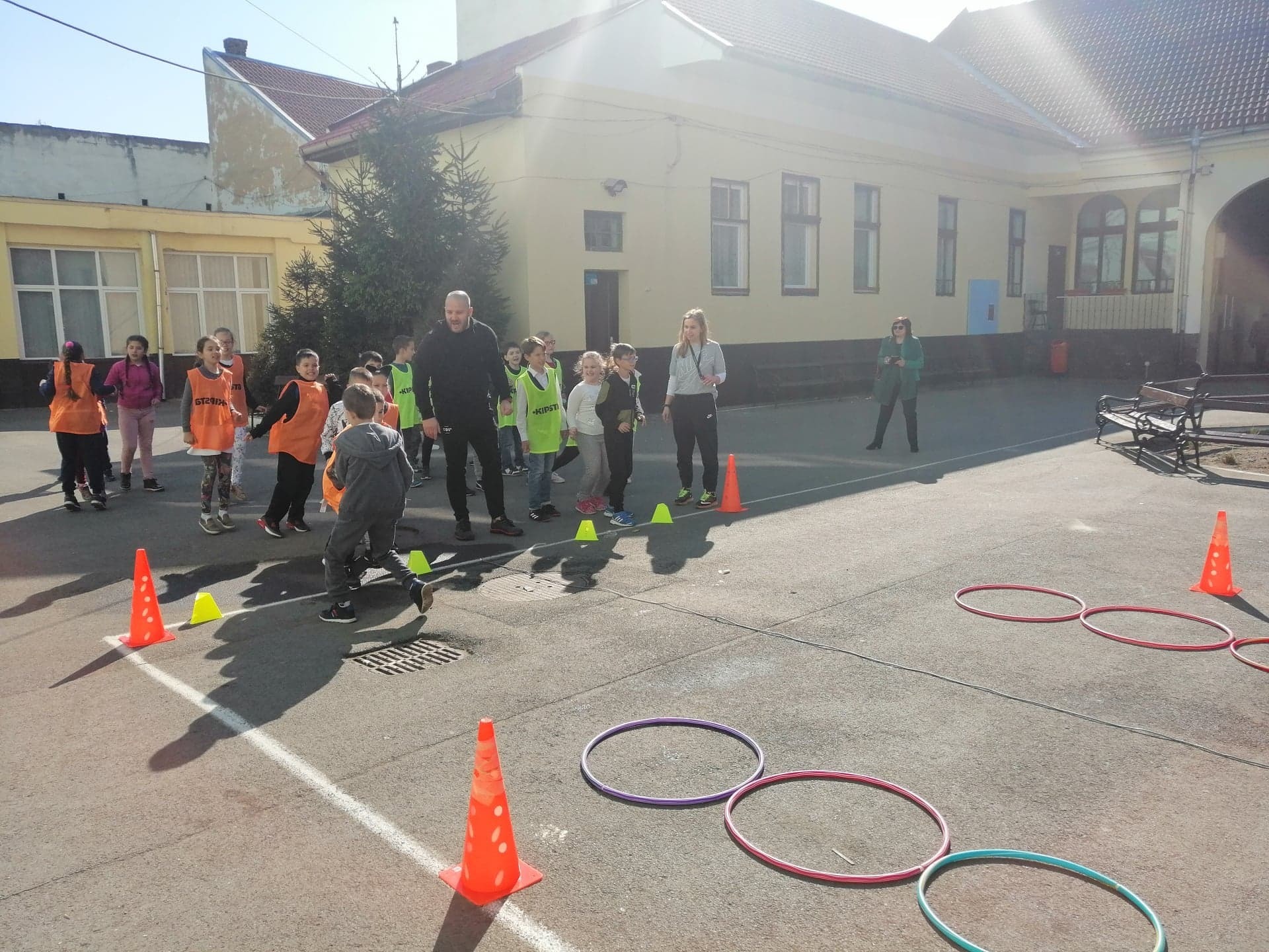 Activităţi Diverse Sportiv Recreative Jocuri De Miscare Si