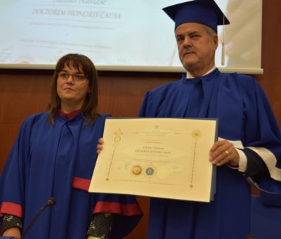 Adrian Năstase Doctor Honoris Causa al Universității Aurel Vlaicu din Arad 2